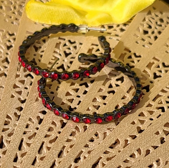 Ladies earrings for sale red blk - Picture 2 of 8